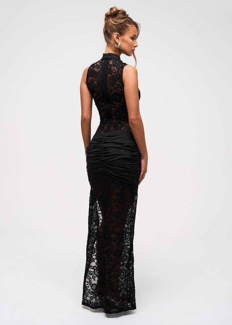 VESTIDO LARGO DE ENCAJE CON DETALLE FRUNCIDO